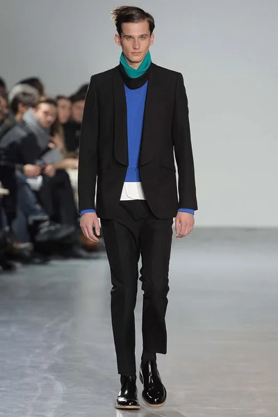 Look 27